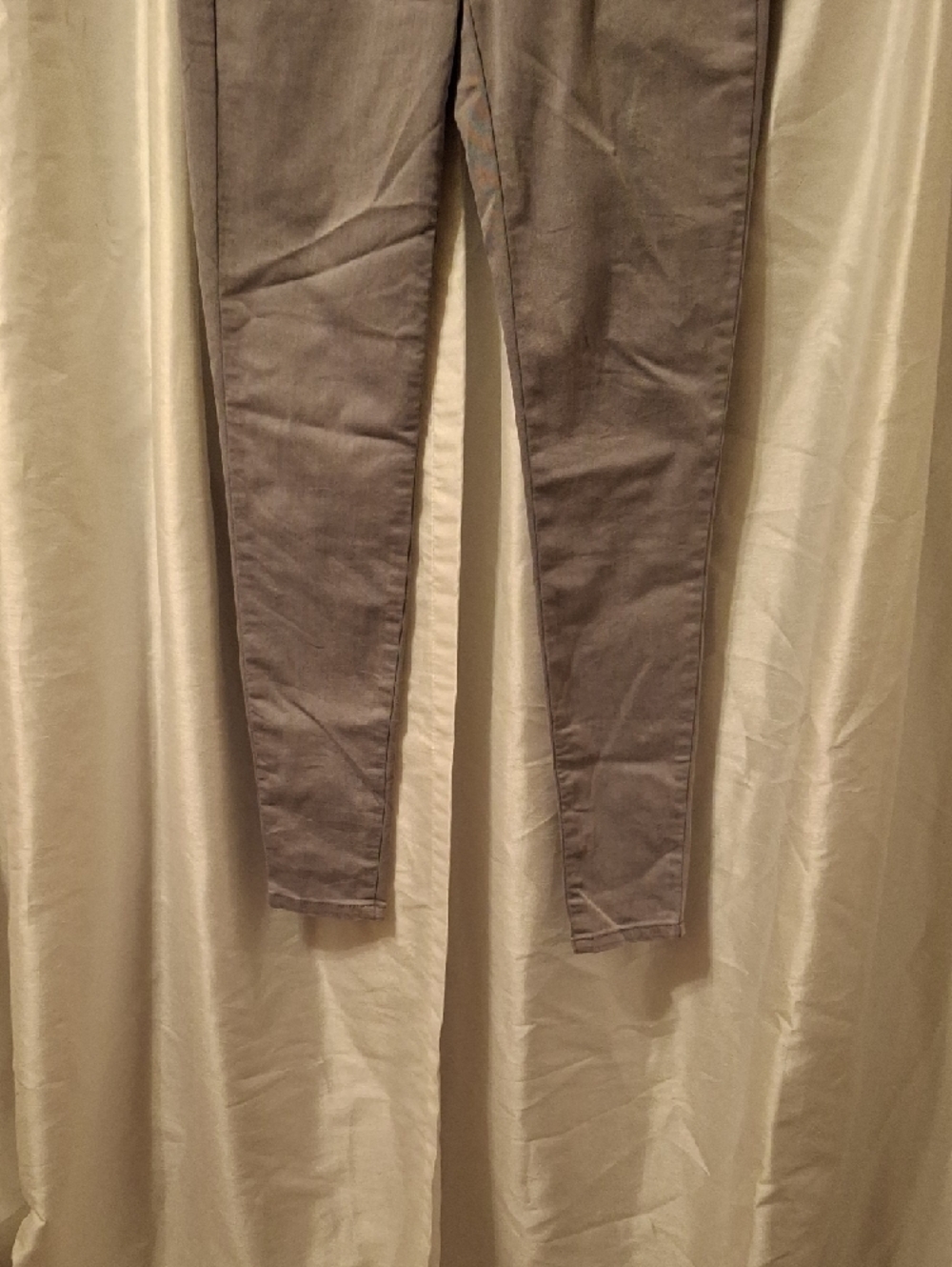 High-Rise Women's Gray Skinny Jeans - Picture 4 of 9